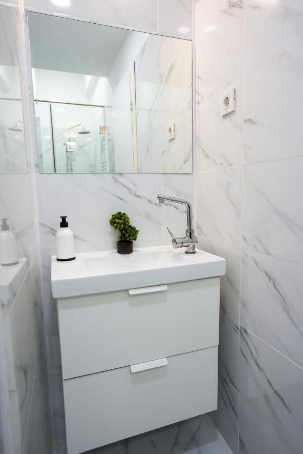 Minimalist Design Apartament In Magheru Βουκουρέστι Εξωτερικό φωτογραφία